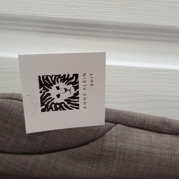 *new* ANNE KLEIN 2 piece suit size 0 petite, from MACY'S - Picture 4 of 9